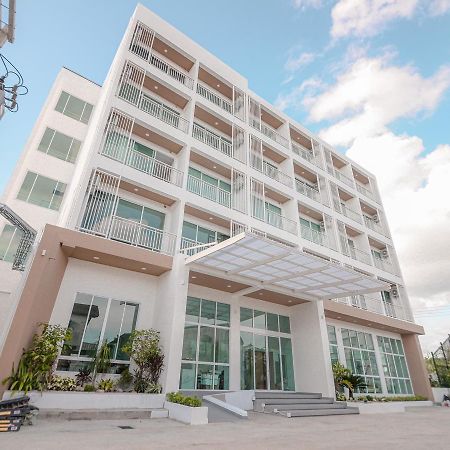Hotel Agnes Buri Ram Zewnętrze zdjęcie