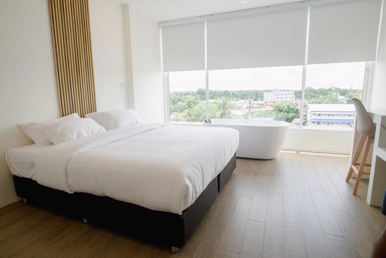 Hotel Agnes Buri Ram Zewnętrze zdjęcie
